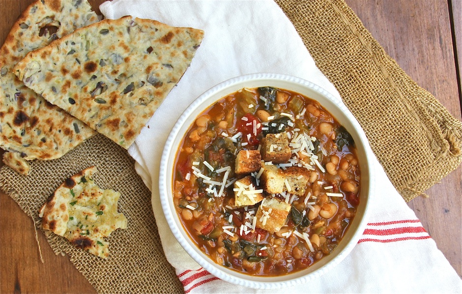 #SundaySupper: Smoky Kale, Tomato and White Bean Soup